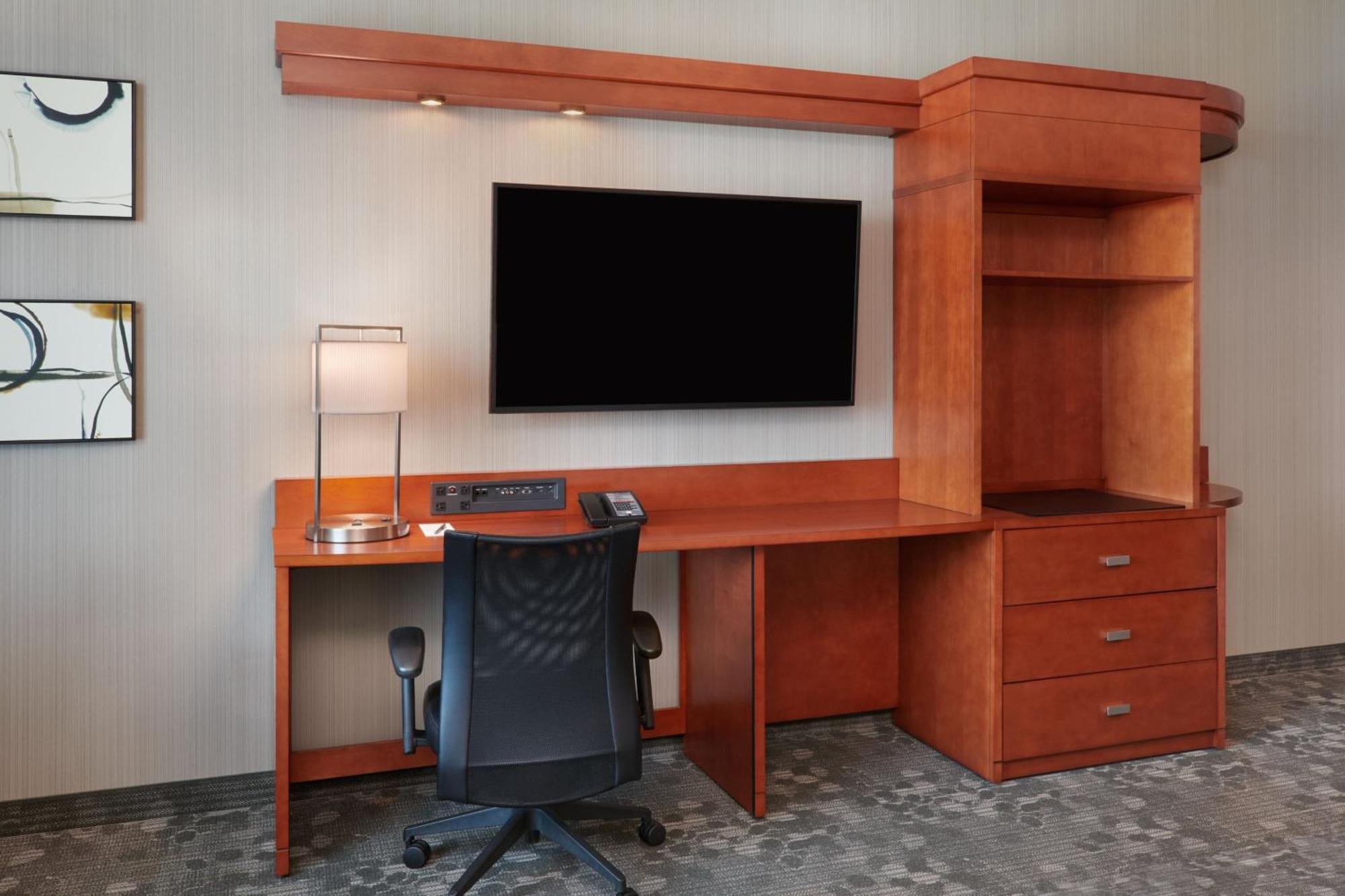 Hotel Courtyard By Marriott Ottawa East Extérieur photo
