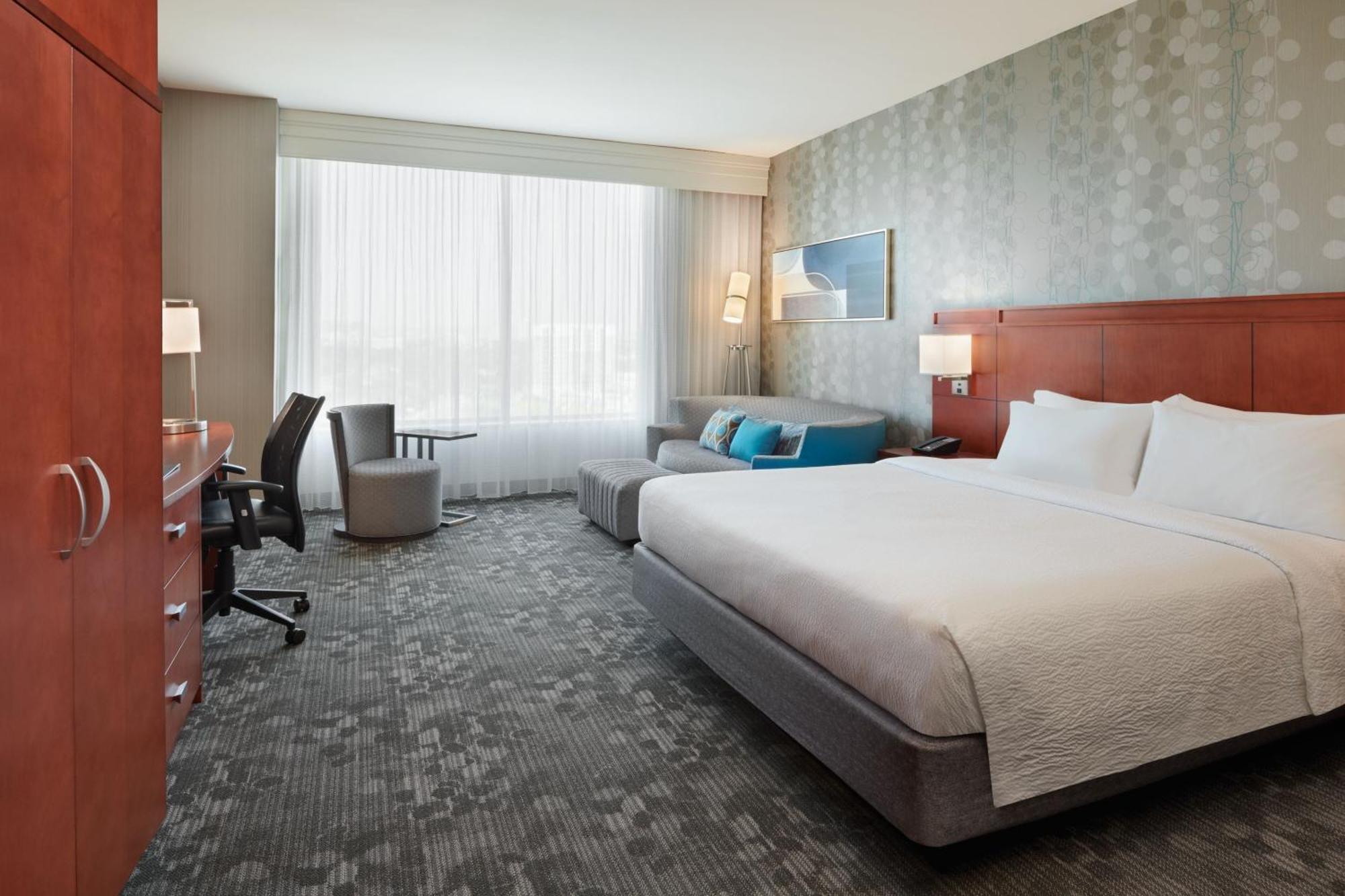 Hotel Courtyard By Marriott Ottawa East Extérieur photo