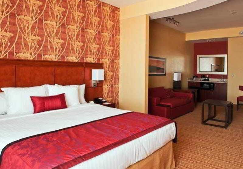 Hotel Courtyard By Marriott Ottawa East Extérieur photo