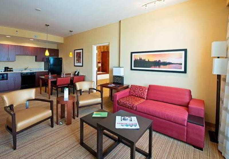Hotel Courtyard By Marriott Ottawa East Extérieur photo