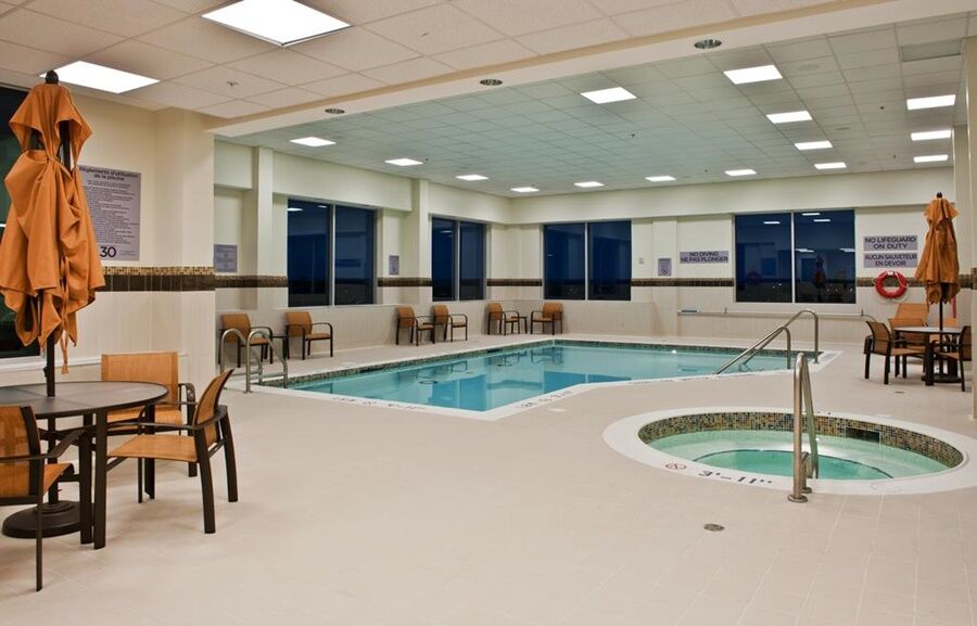 Hotel Courtyard By Marriott Ottawa East Extérieur photo